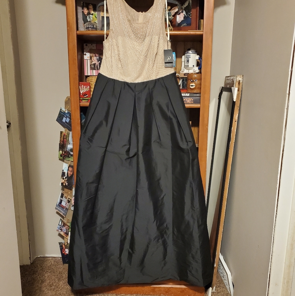 Adrianna Papell tan satin black formal dress